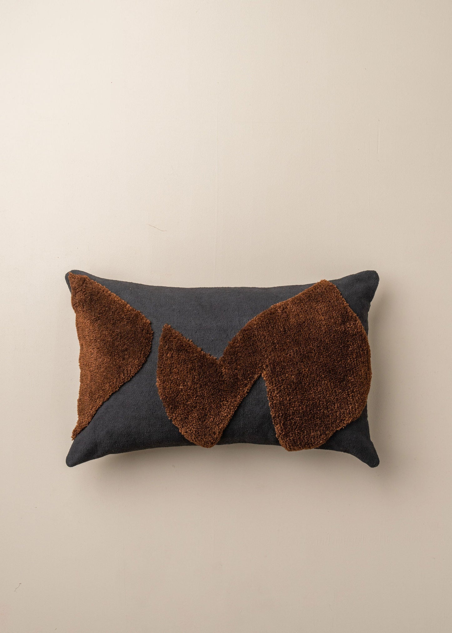 Abstract Lumbar Cushion - Black/Chocolate - - - Saardé - Saardé.