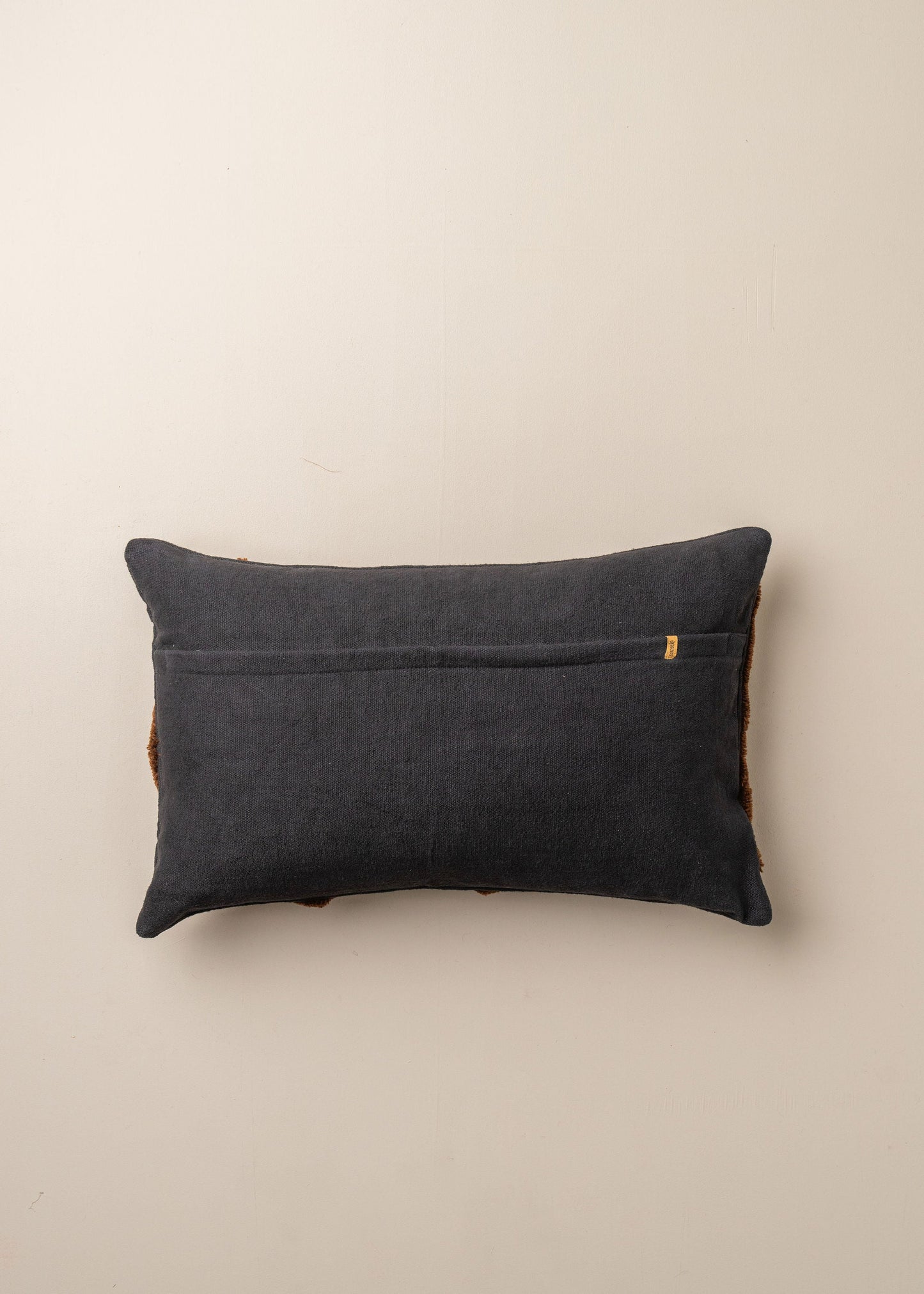 Abstract Lumbar Cushion - Black/Chocolate - - - Saardé - Saardé.
