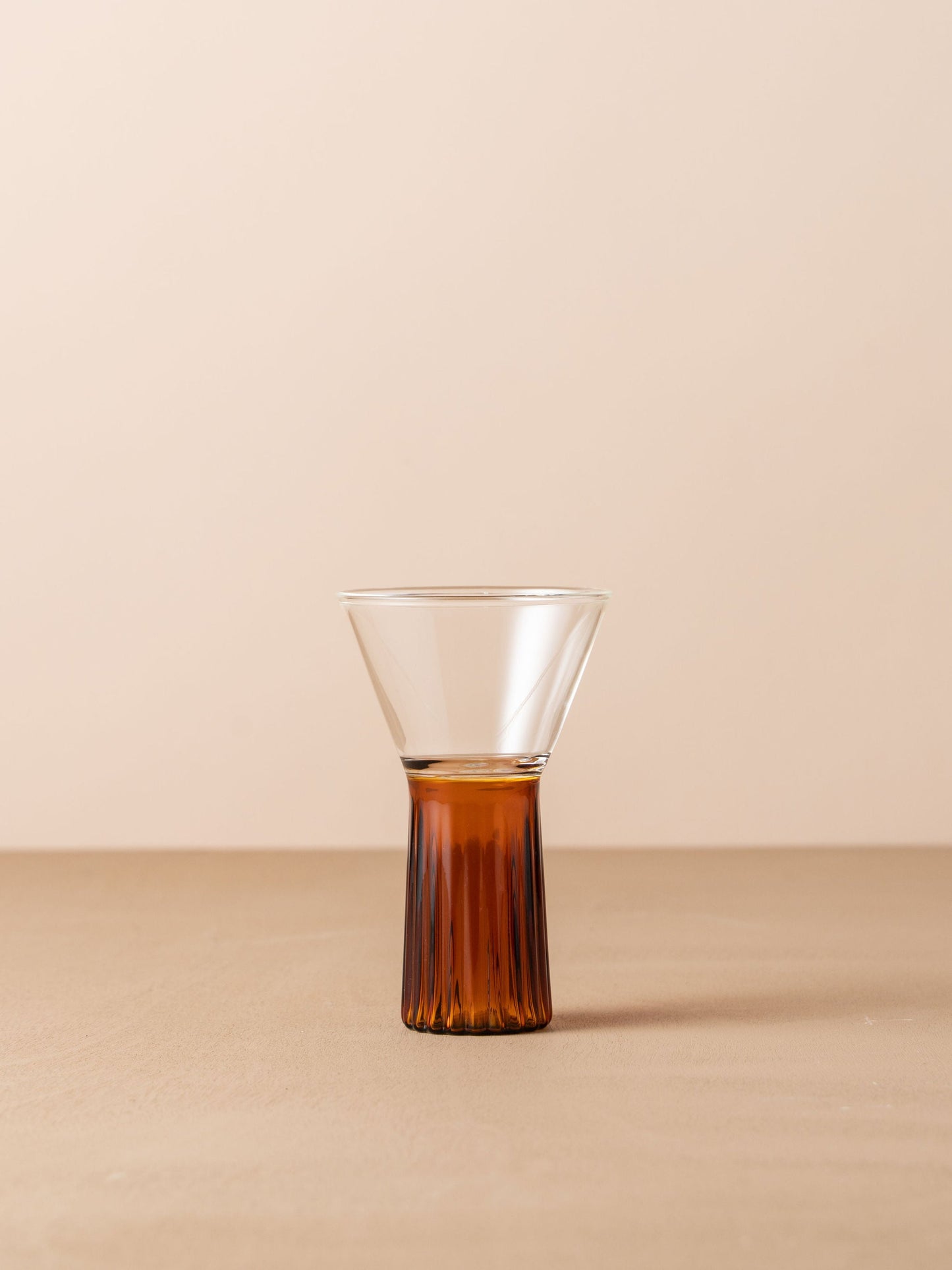 Kairos Wine Glass | Clear/Dark Amber - - - Saardé - Saardé.