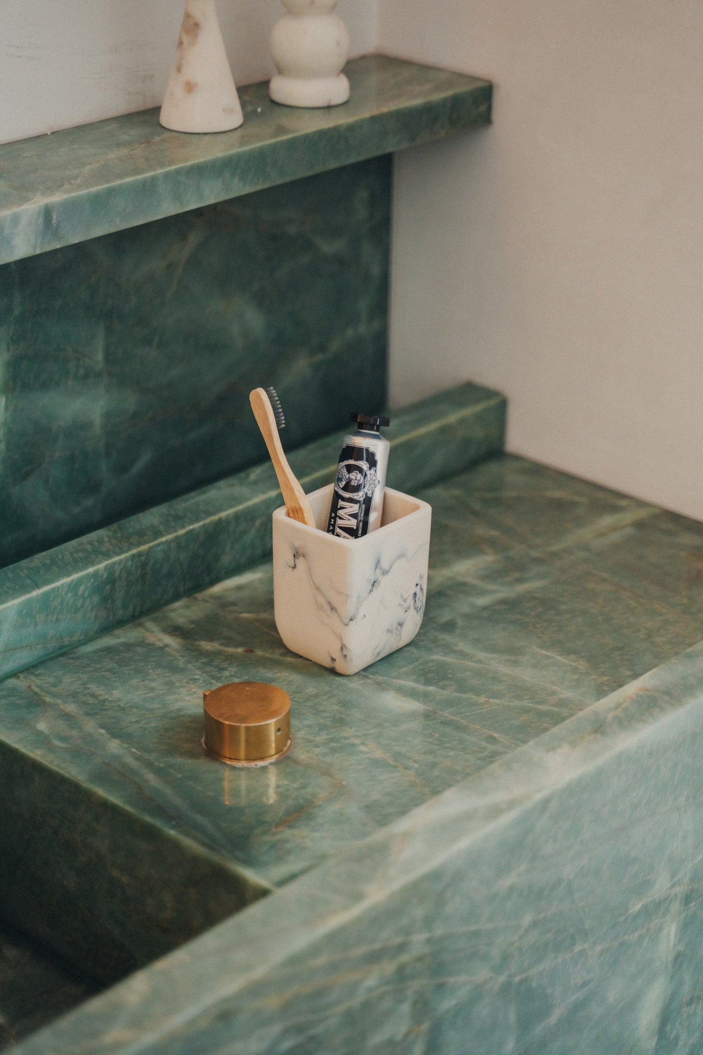 Flow Resin Toothbrush Holder | Merle - - - Saardé - Saardé.