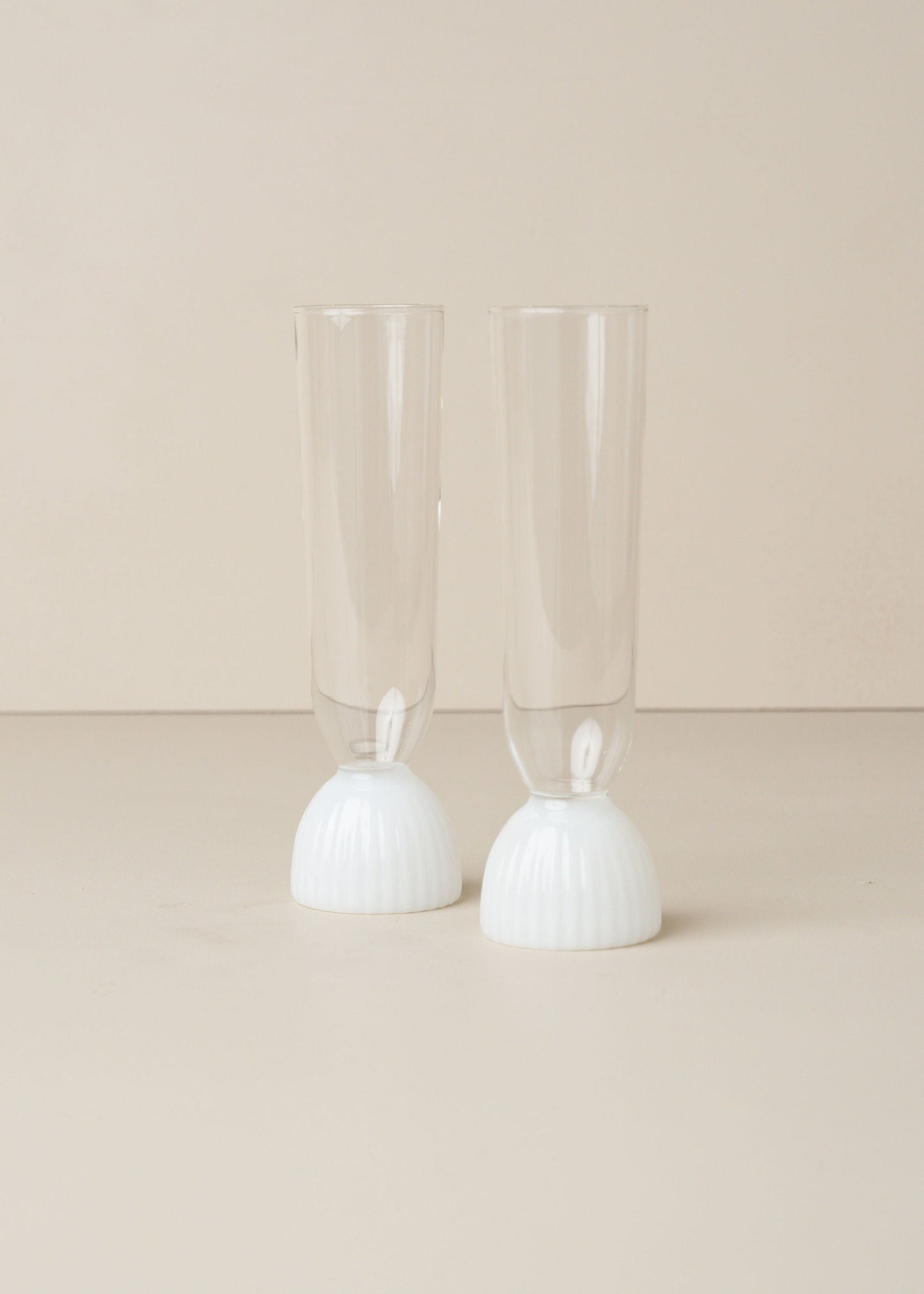 Kairos Champagne Flute | Opaque White | Set of 2 - - - Saardé - Saardé.