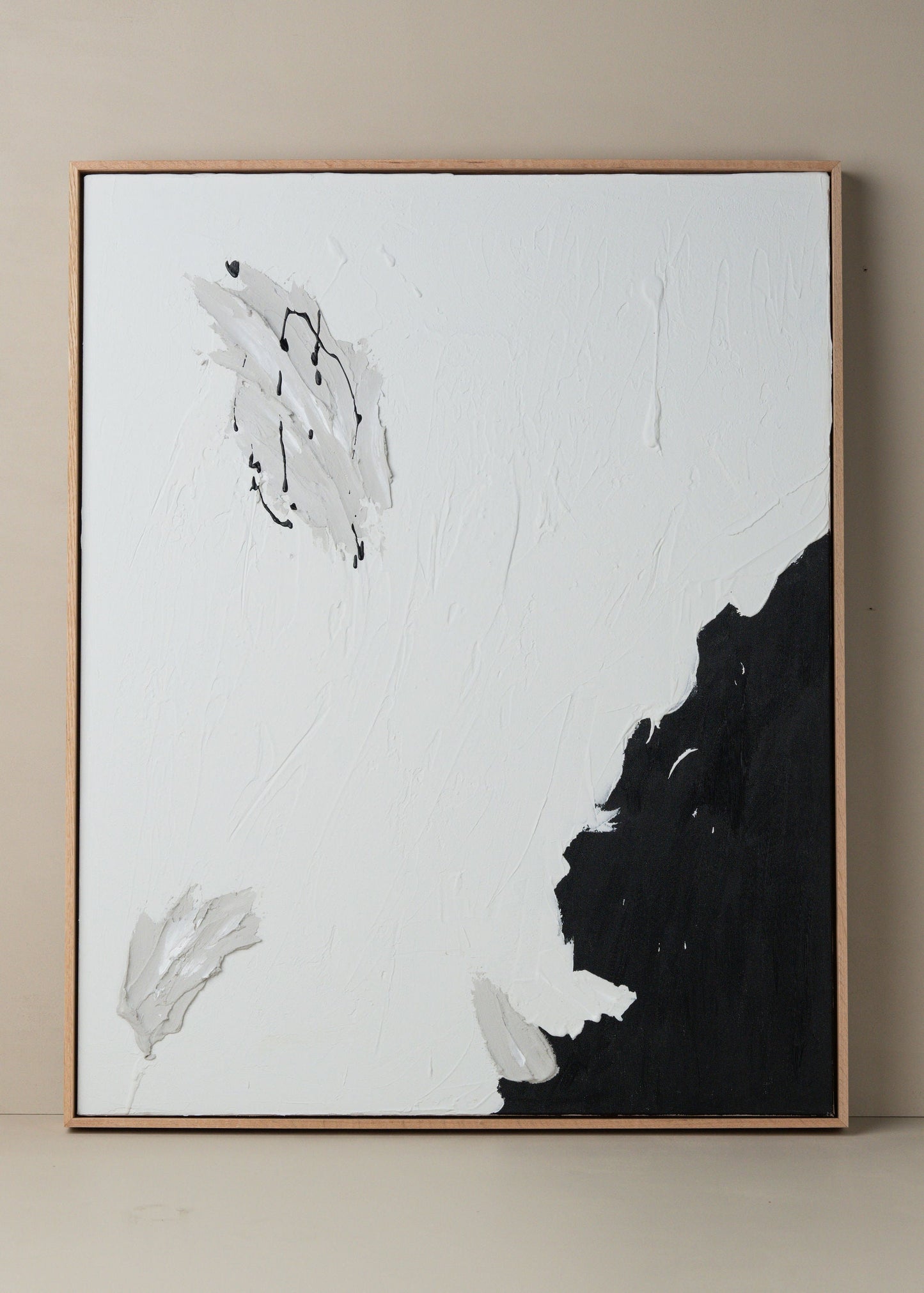 3D Black Abstract-Resilience in Motion - - - Saardé - Saardé.