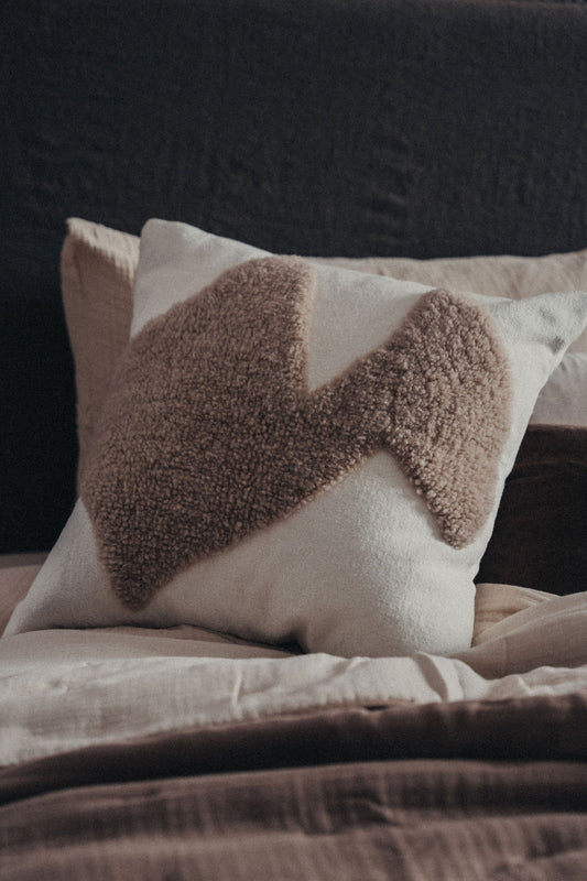 Abstract Square Cushion - Ecru - - - Saardé - Saardé.