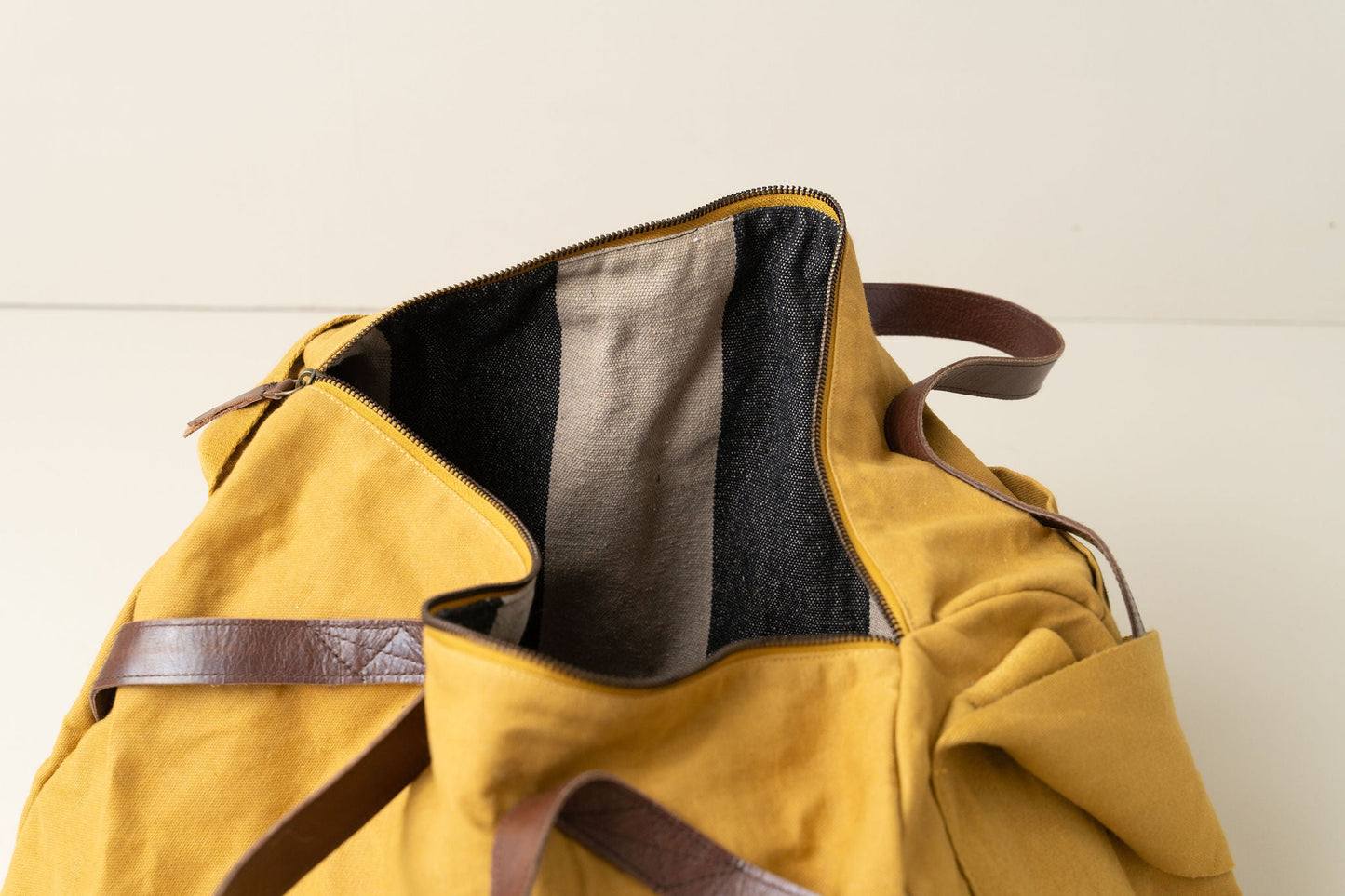 Journey Duffle Canvas Bag | Mustard - - - Saardé - Saardé.