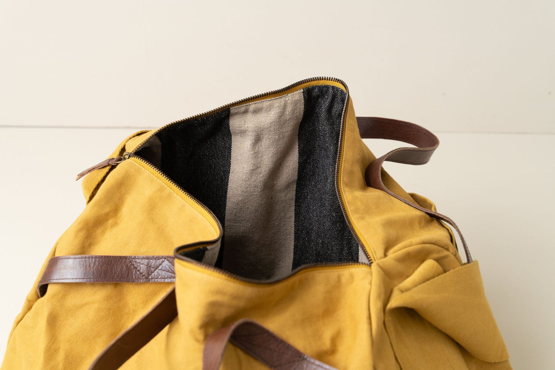 Journey Duffle Canvas Bag | Mustard - - - Saardé - Saardé.