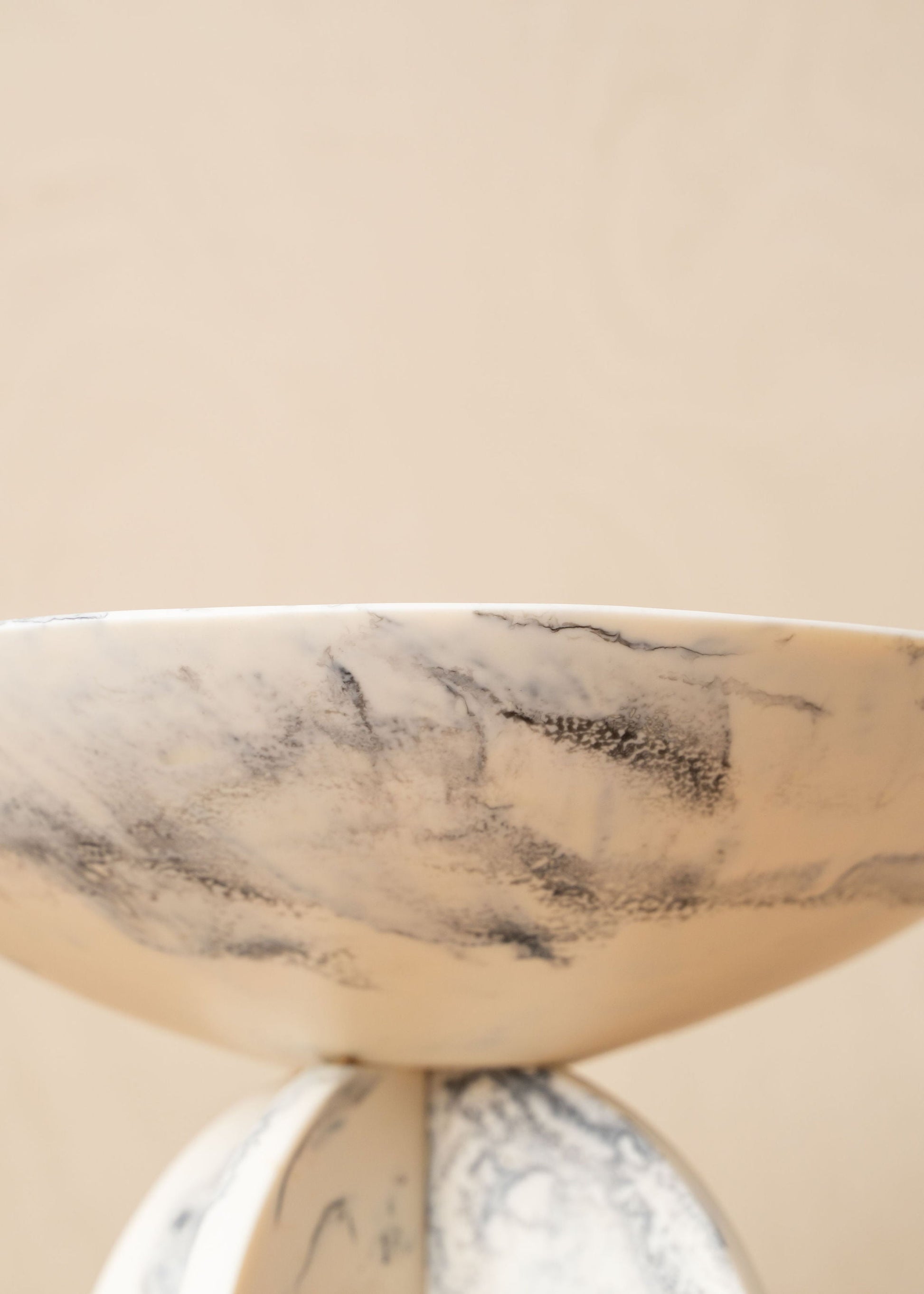 Flow Resin Fruit Bowl | Merle -  -  - Saardé - Saardé.