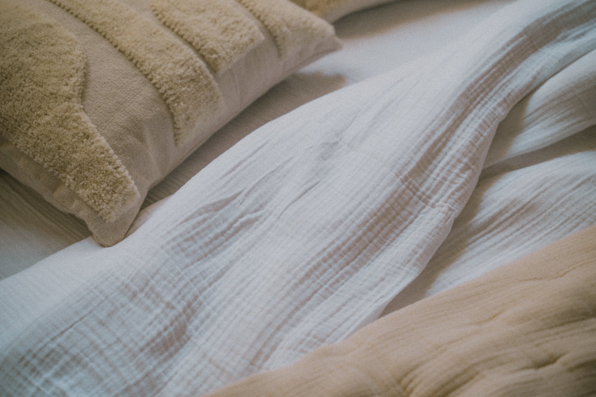 Enes Duvet Cover and Pillowcases Set | White - - - Saardé - Saardé.
