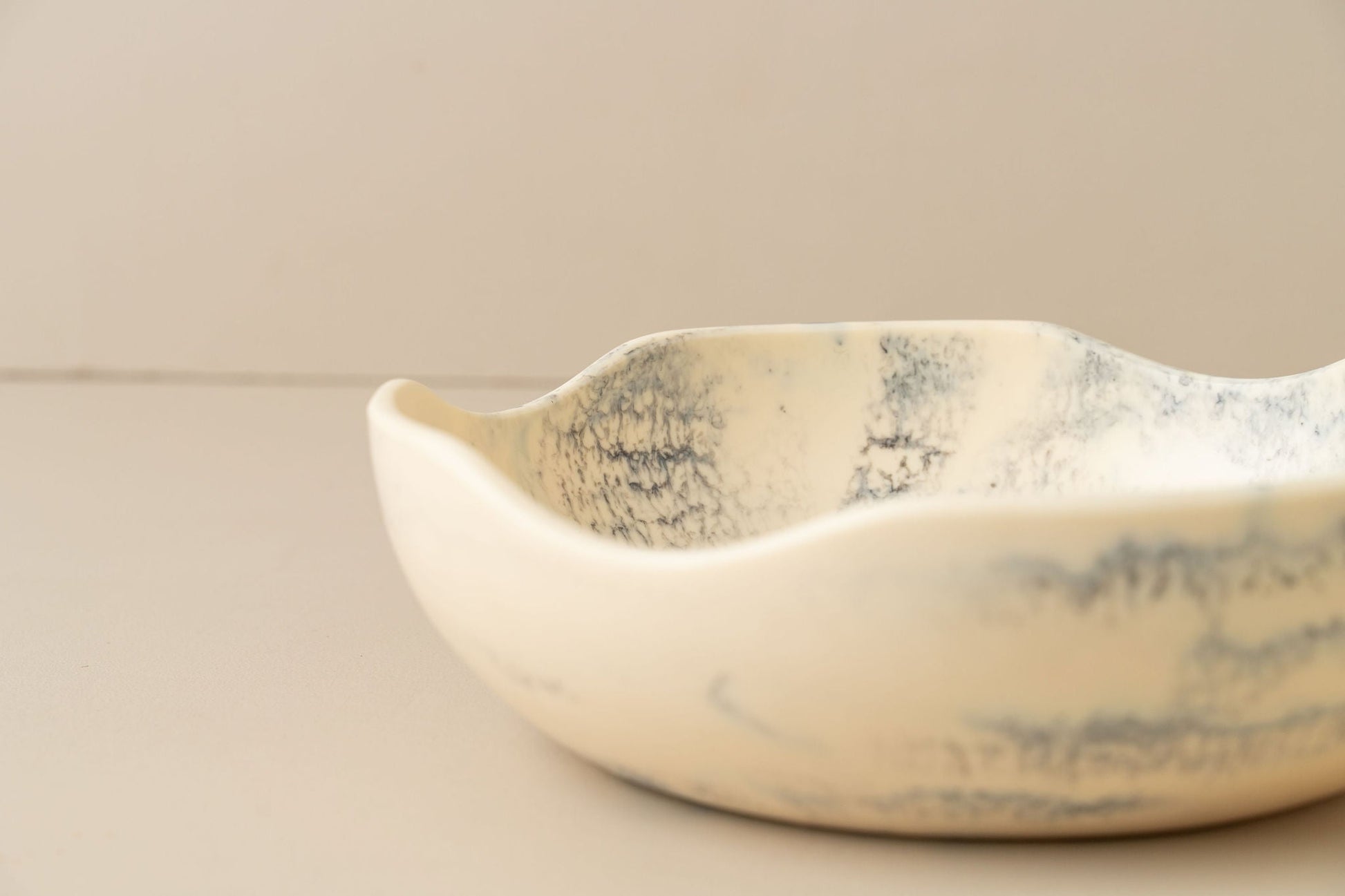 Flow Resin Salad Bowl | Merle -  -  - Saardé - Saardé.