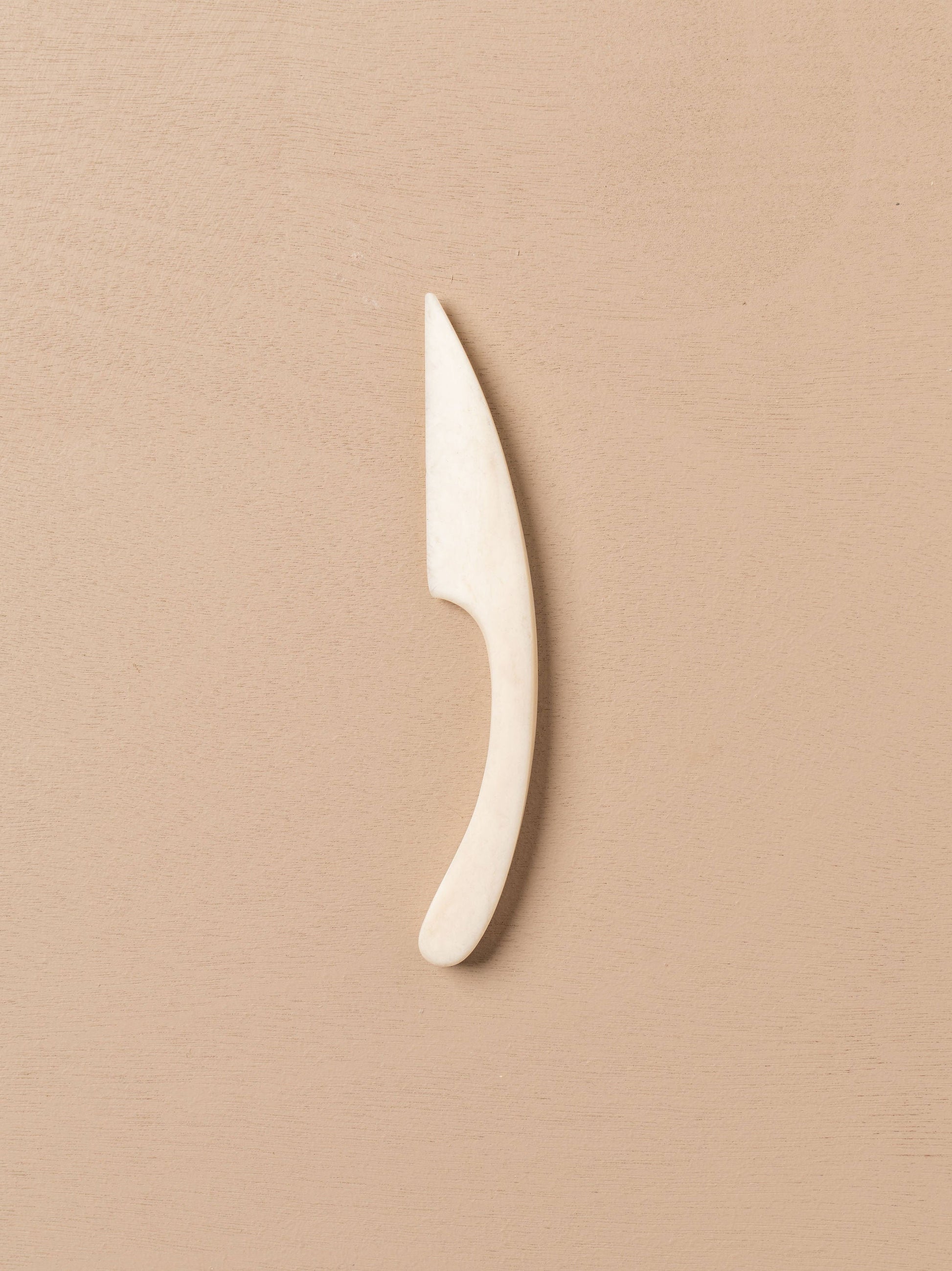 Flow Curved Cheese Knife - Marshmallow -  -  - Saardé - Saardé.