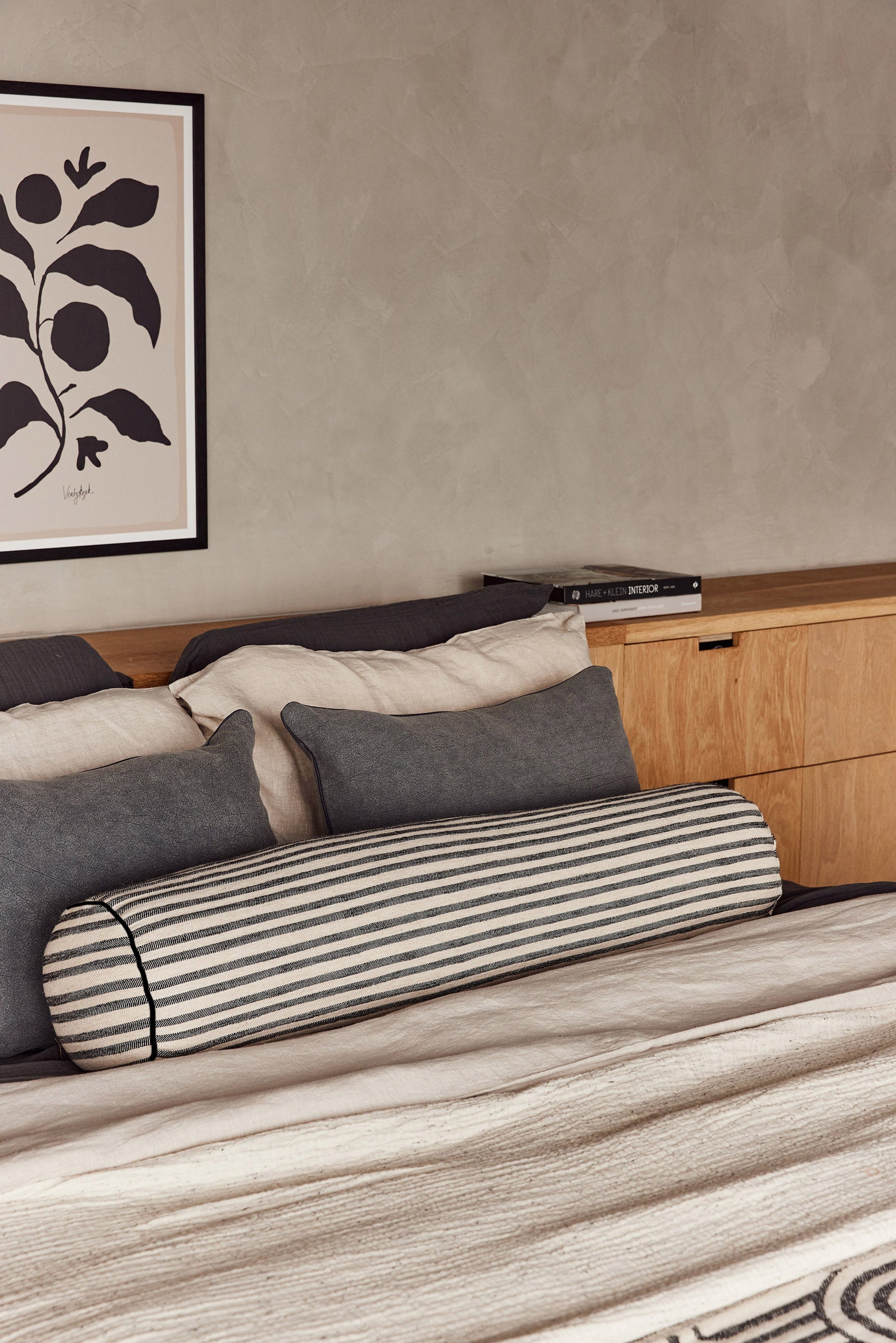 Chizgi Structured Bolster Cushion -  -  - Saardé - Saardé.