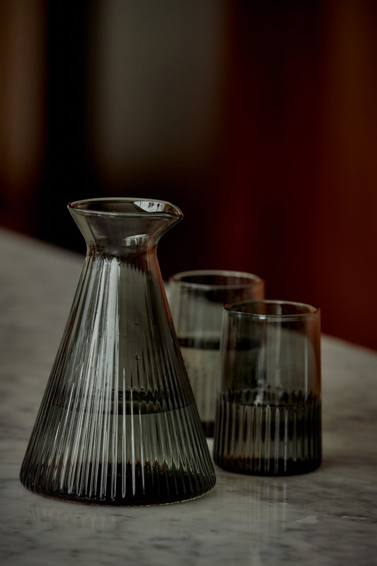 Kairos Angular Carafe | Smoke - - - Saardé - Saardé.