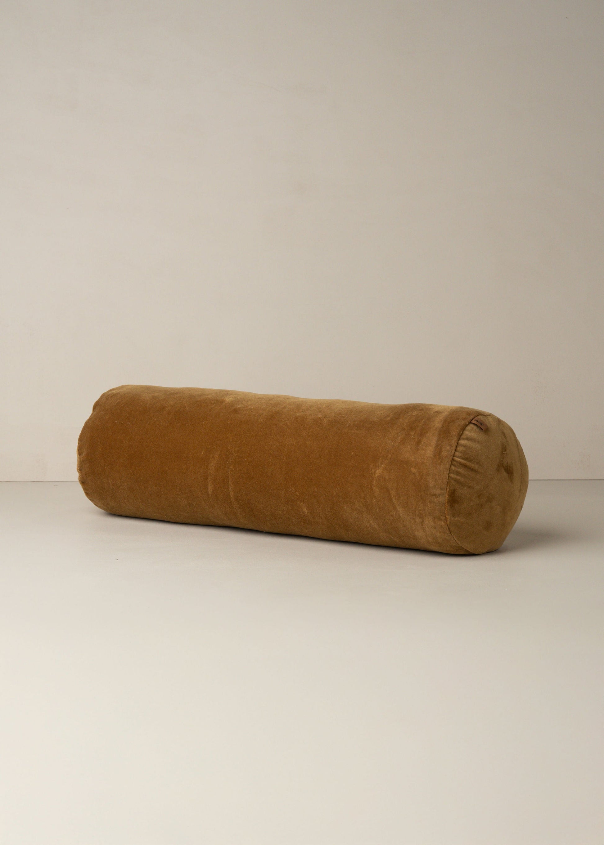 Velvet Structured Bolster | Nutmeg - - - Saardé - Saardé.